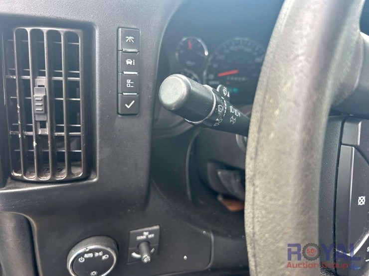 2019-chevrolet-express-2500-image-13