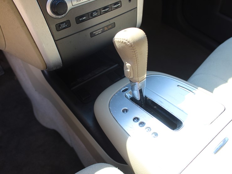 2012-nissan-murano-image-10