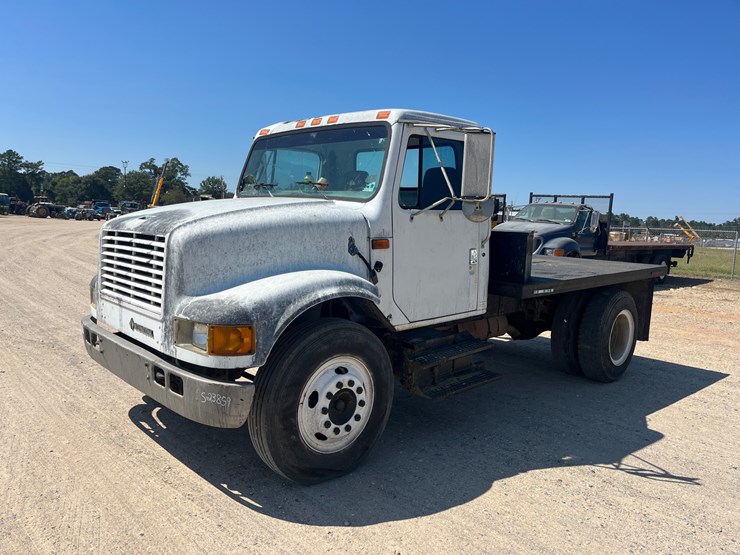1992-international-4700-image-1