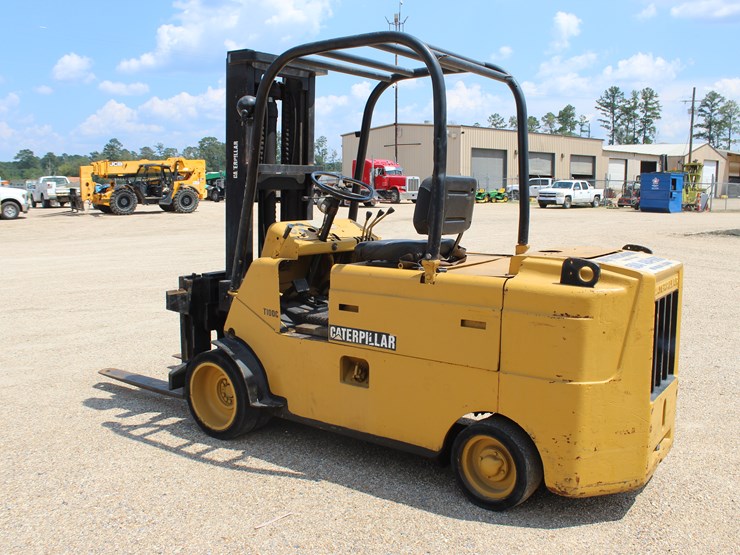 #2071-•-cat-t100c-forklift-image-4