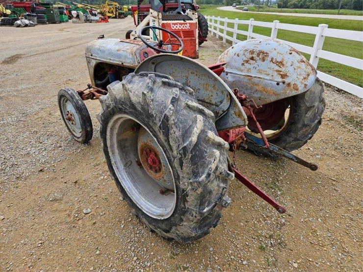 ford-8n-image-3