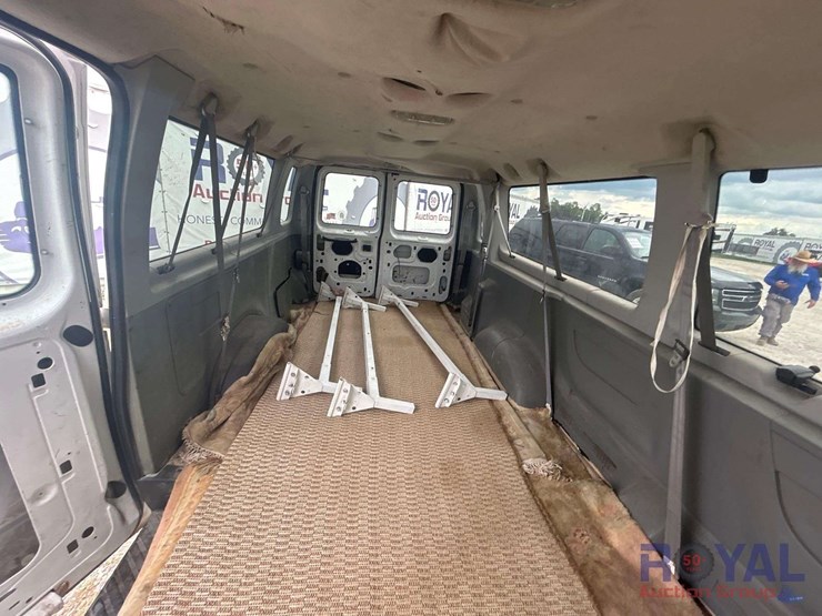 2005-ford-cargo-image-21
