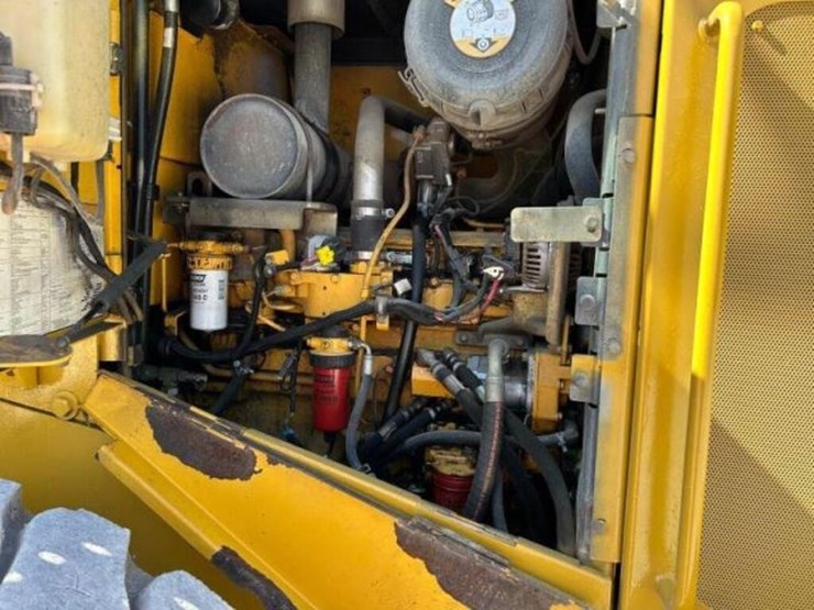 2012-deere-624k-image-18