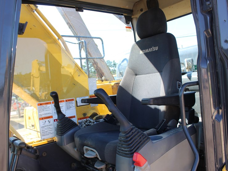 2022-komatsu-pc210-lc-11-image-14
