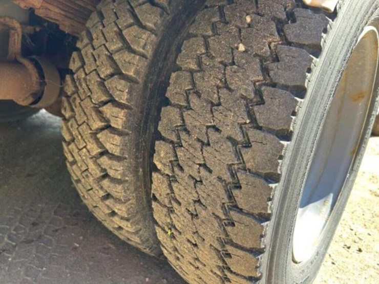 2011-ford-f550-xl-image-55