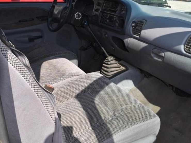 1999-dodge-2500-image-9