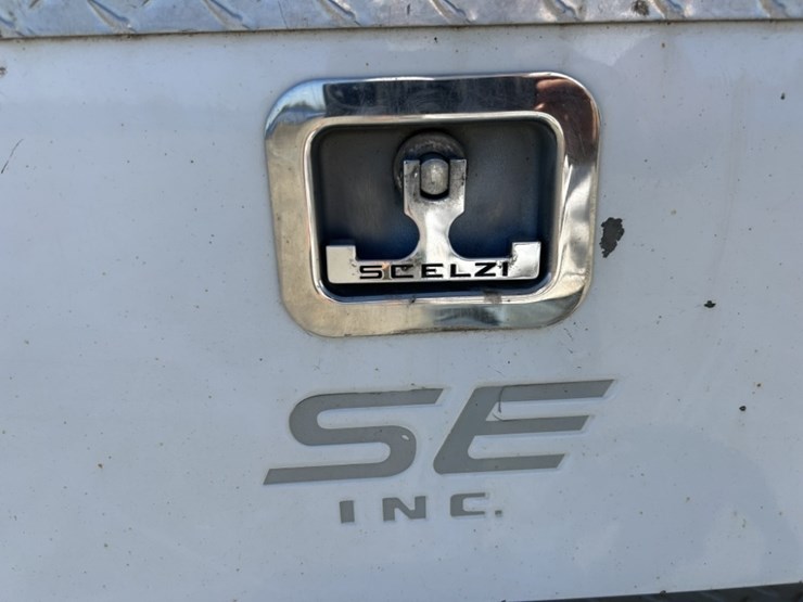 2023-ford-f250-xl-image-12