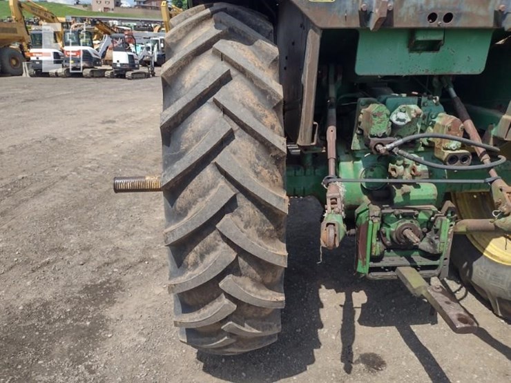 john-deere-4240-image-21