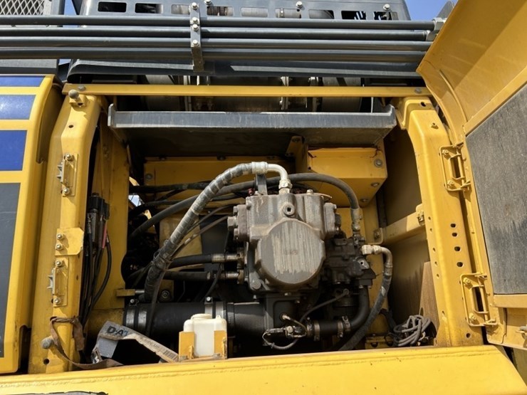 2018-komatsu-pc490-lc-11-image-59