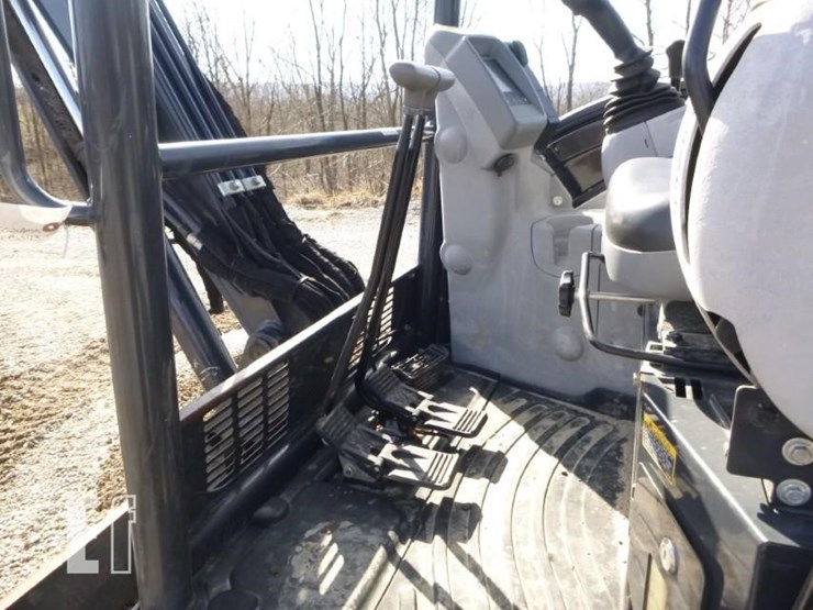 2022-deere-35g-image-12