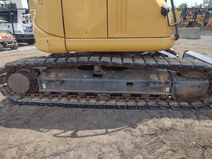2019-deere-135g-image-36