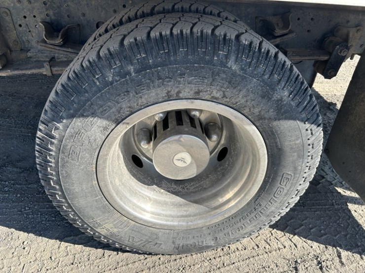 2006-gmc-w3500-image-11