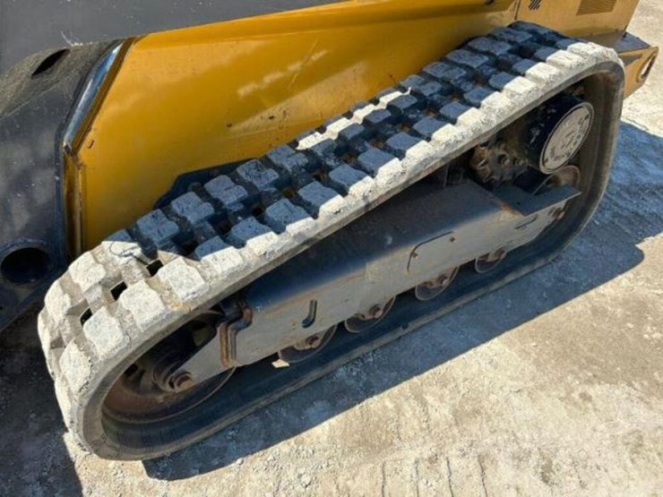 2022-deere-325g-image-44