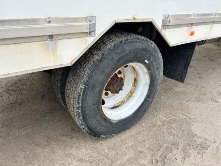 2013-ford-f750-xl-image-32