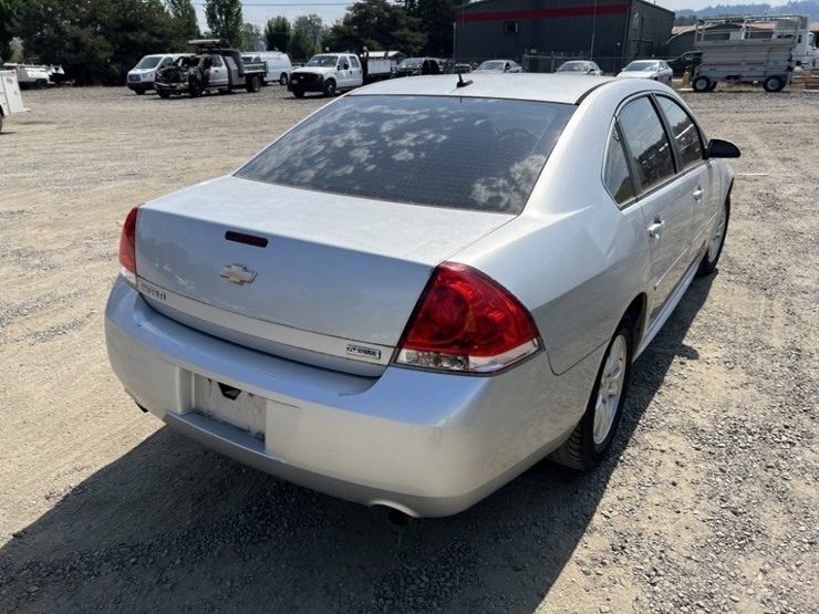2013-chevrolet-impala-sedan-image-4