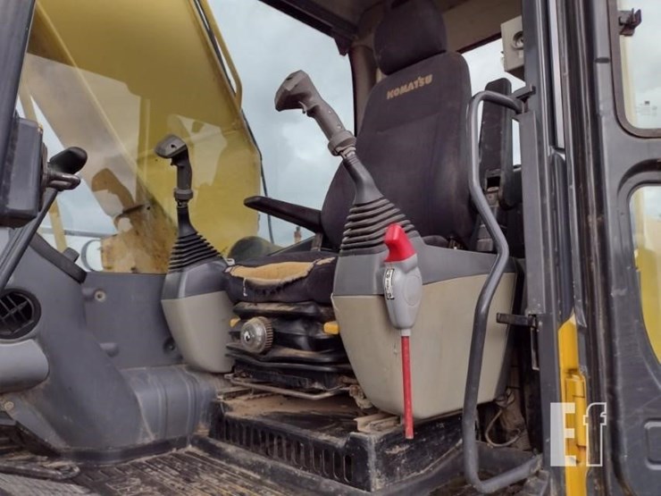 komatsu-pc220-lc-8-image-13