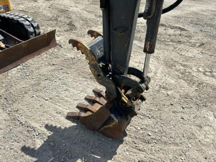 2016-deere-17g-image-20