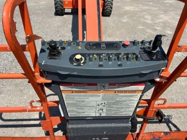 2013-jlg-660sj-image-21