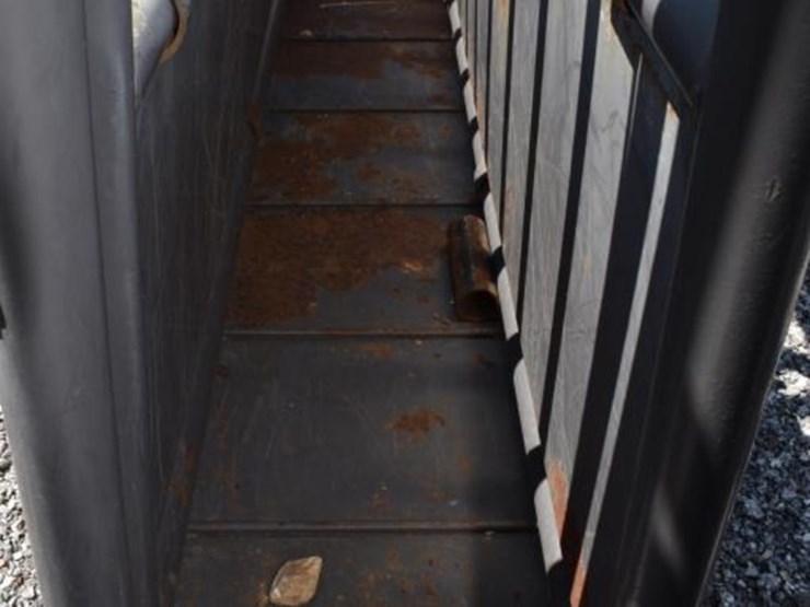 cattle-squeeze-chute-image-6