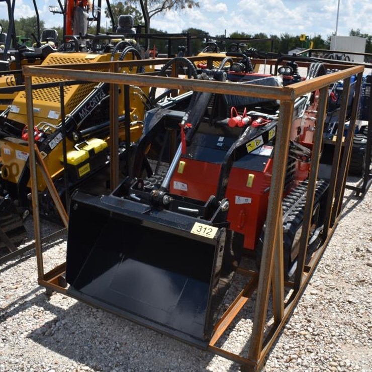 LRT23 MINI SKID STEER (SERIAL # LRT23202507030141) (K)