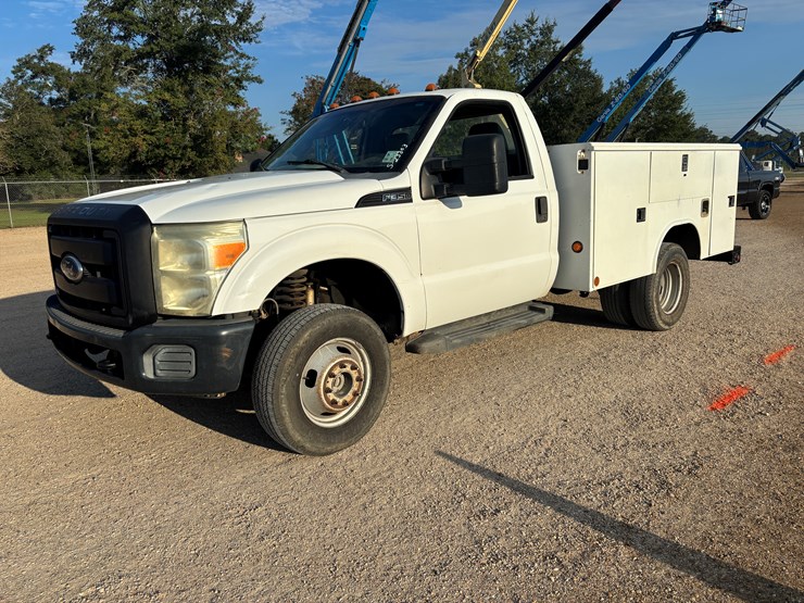 2011-ford-f350-image-1