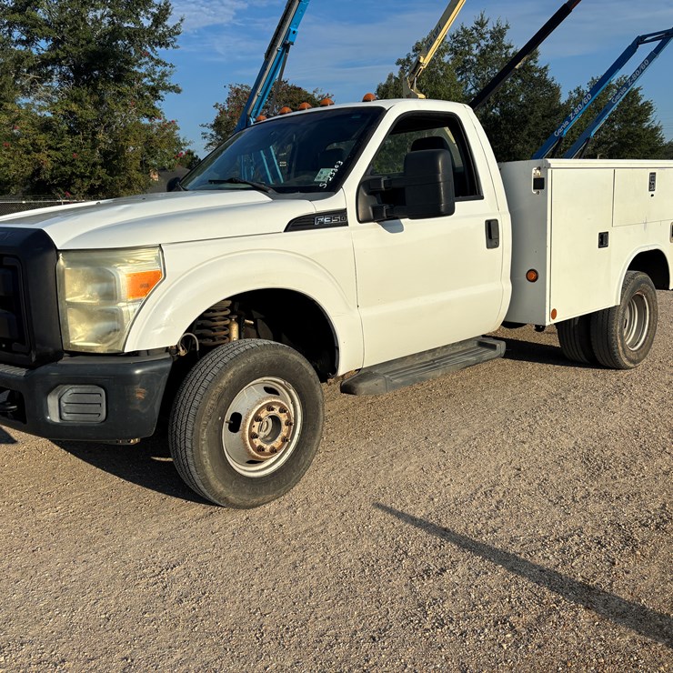2011 FORD F350