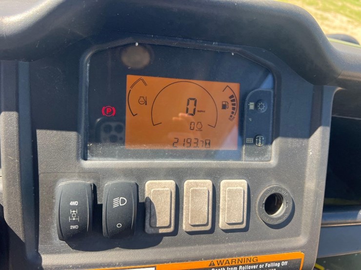 2019-john-deere-gator-image-27