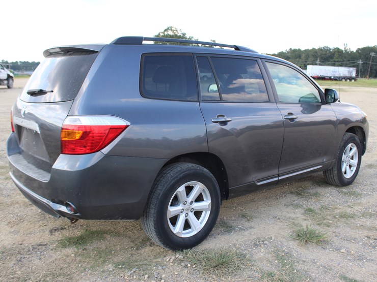 2010-toyota-highlander-image-4