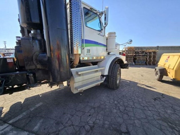 2014-western-star-4900sb-image-59