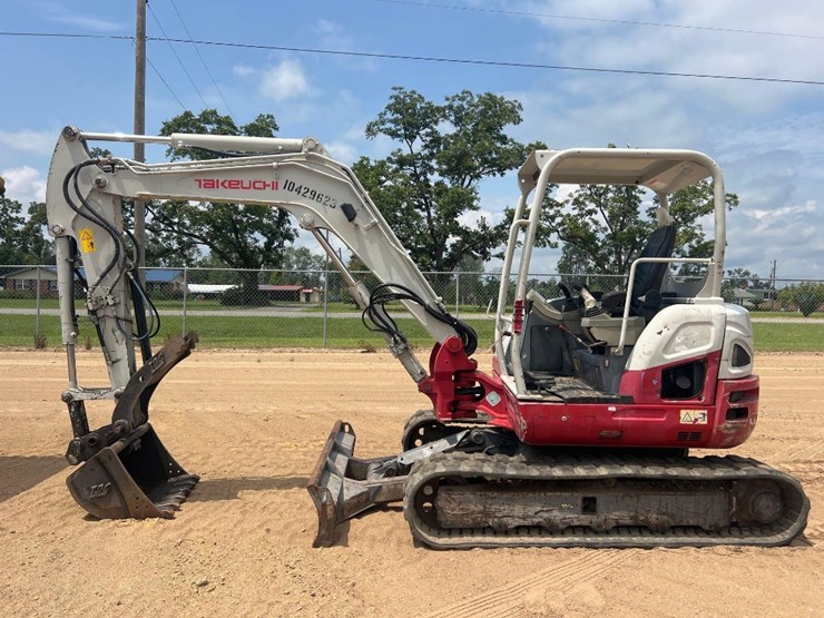 2015-takeuchi-tb260-image-1