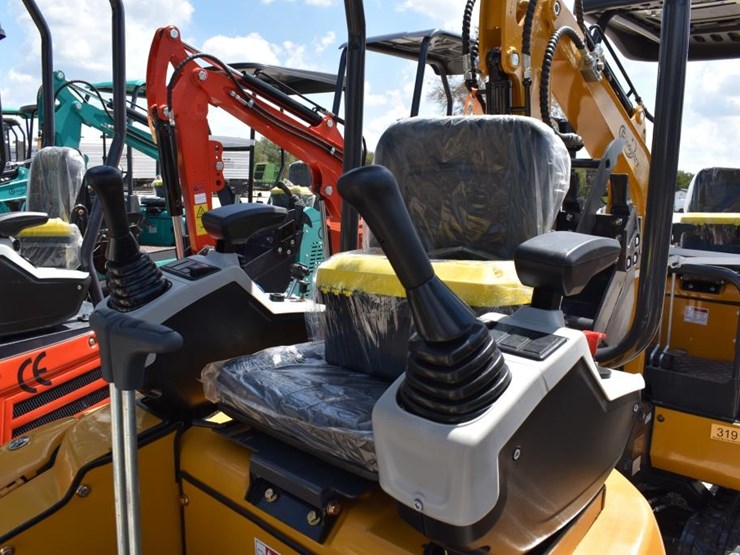 qk18r-mini-excavator-(serial-#-qk18r202507010481)-(k)-image-7