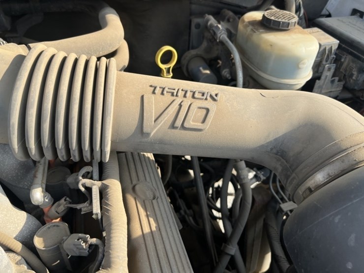 2001-ford-f550-sd-image-13