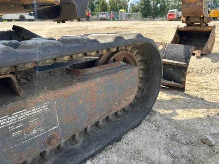 2016-deere-17g-image-35