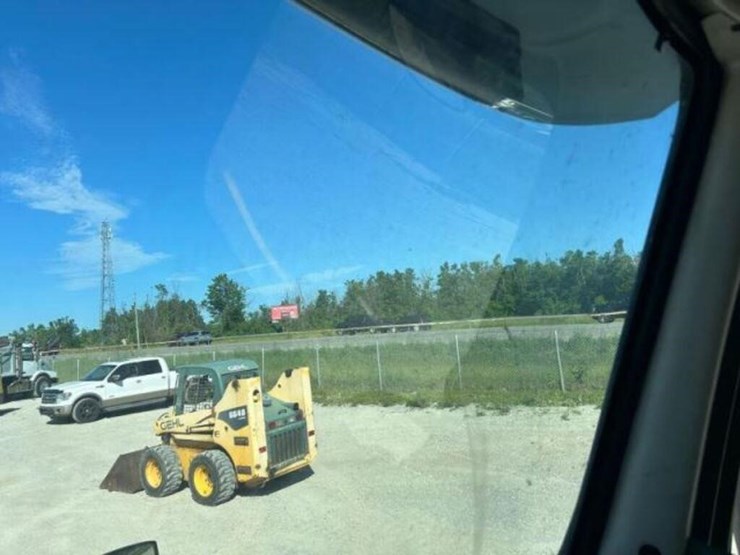 2013-volvo-t/a-hiway-tractor---day-cab-4v4nc9egxdn-image-21