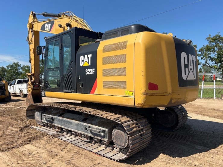 2017-caterpillar-323fl-image-2
