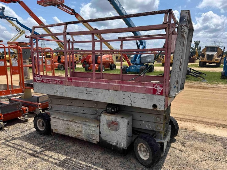 1996-mec-2548-electric-manlift-image-2