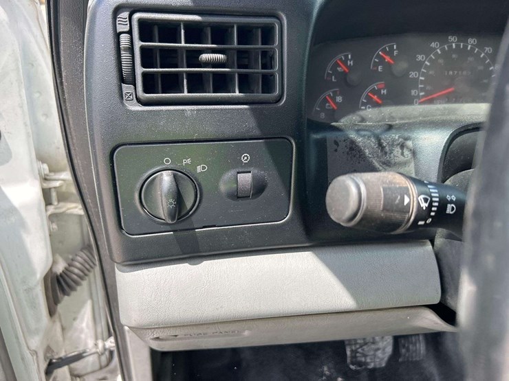 2010-ford-f750-image-32