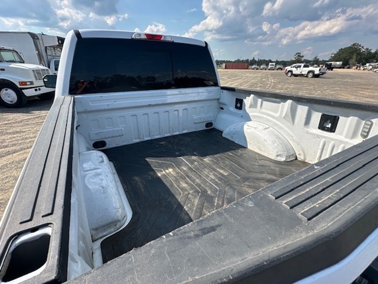 2017-ford-f150-lariat-image-10