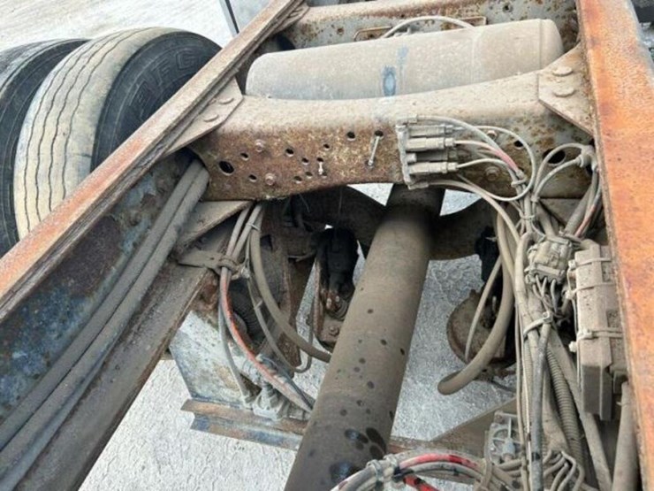 2005-volvo-tri/a-dump-truck-4v5k99gh55n391882-image-44