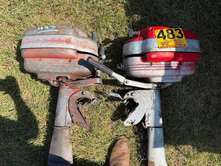 (2)-vintage-outboard-motors-image-2