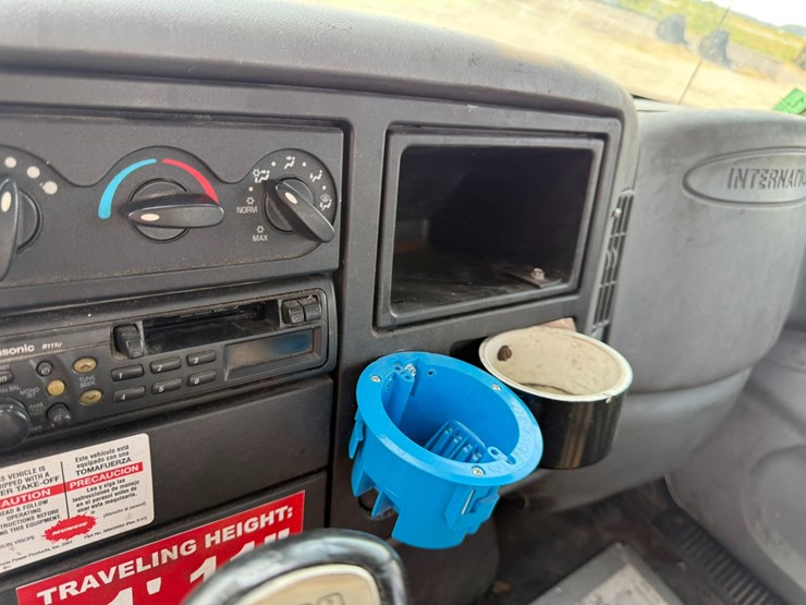 2005-international-durastar-4300-image-135