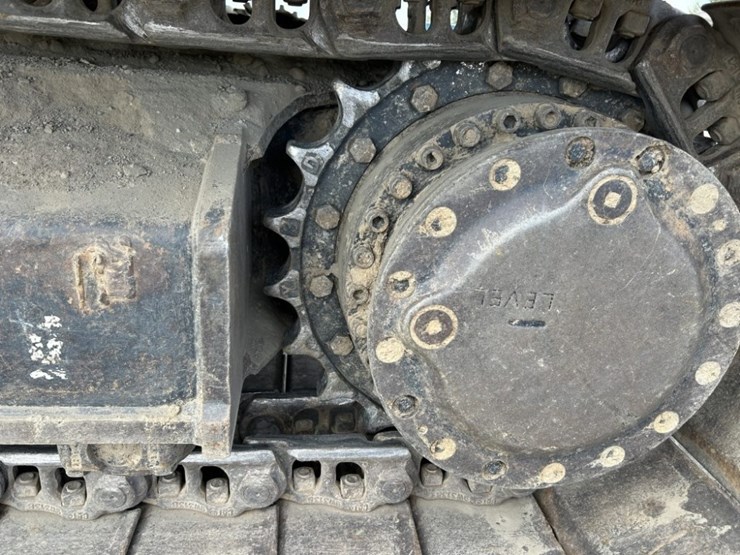 2017-caterpillar-320fl-image-16