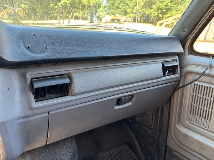 1996-ford-f800-image-46
