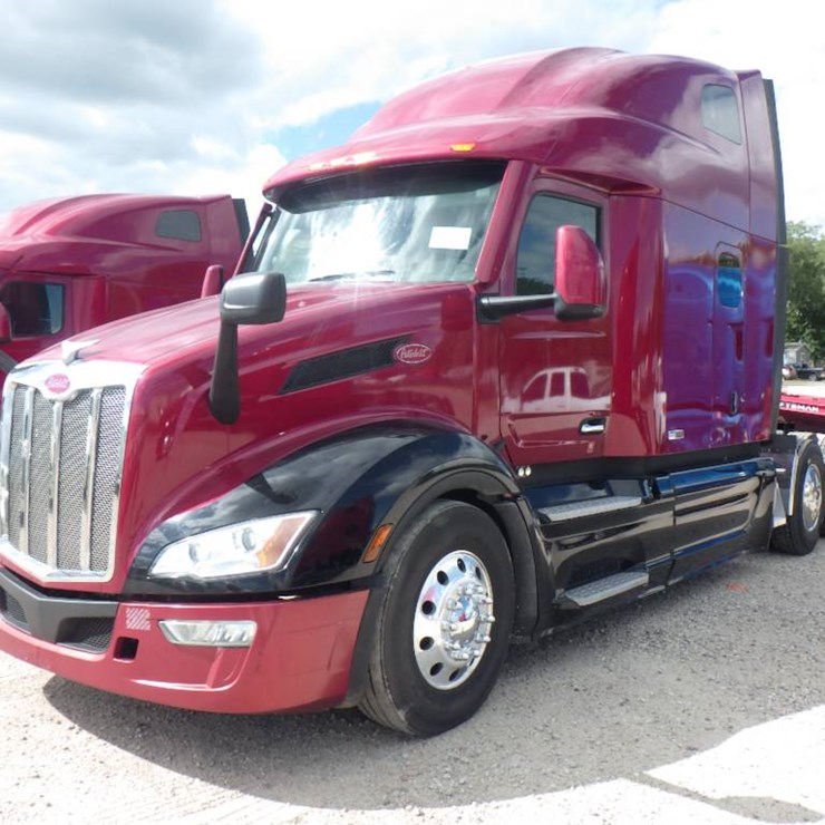2023 PETERBILT 579