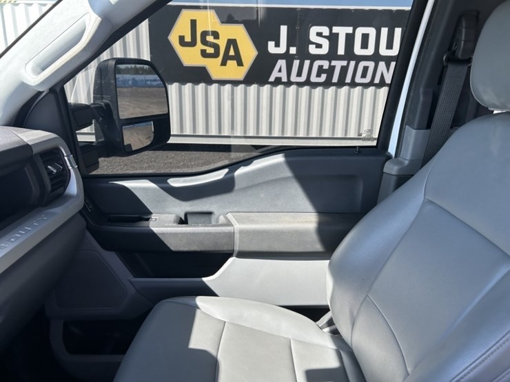 2023-ford-f250-xl-image-16
