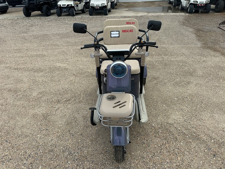 #61-•-2-seater-electric-scooter,-front-and-rear-basket,-charger-image-5