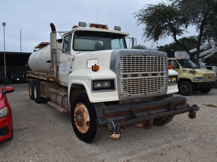 1987-ford-ltl9000-image-2