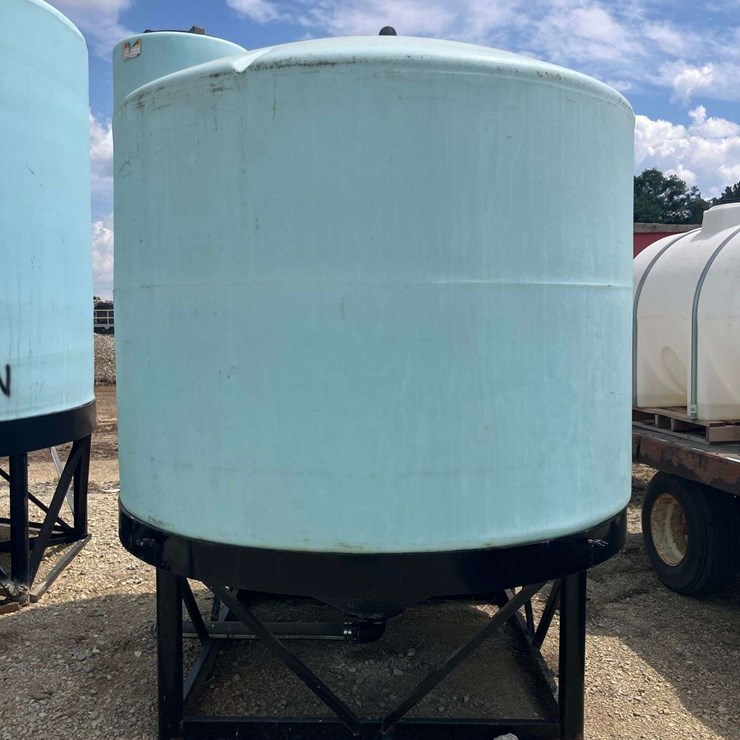 2500 Gallon Cone Bottom Tank
