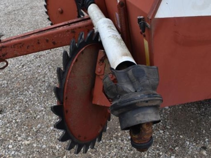 hesston-560-image-5