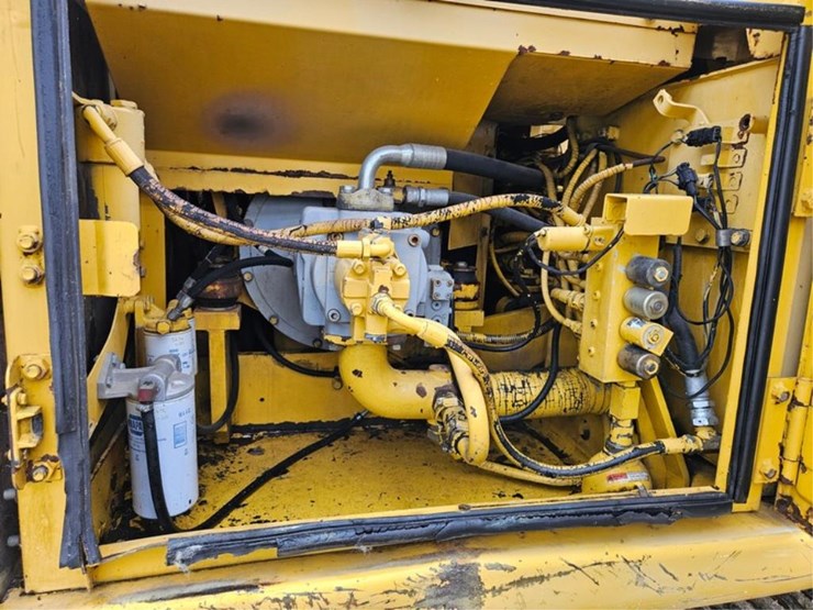 komatsu-pc150-lc-image-17